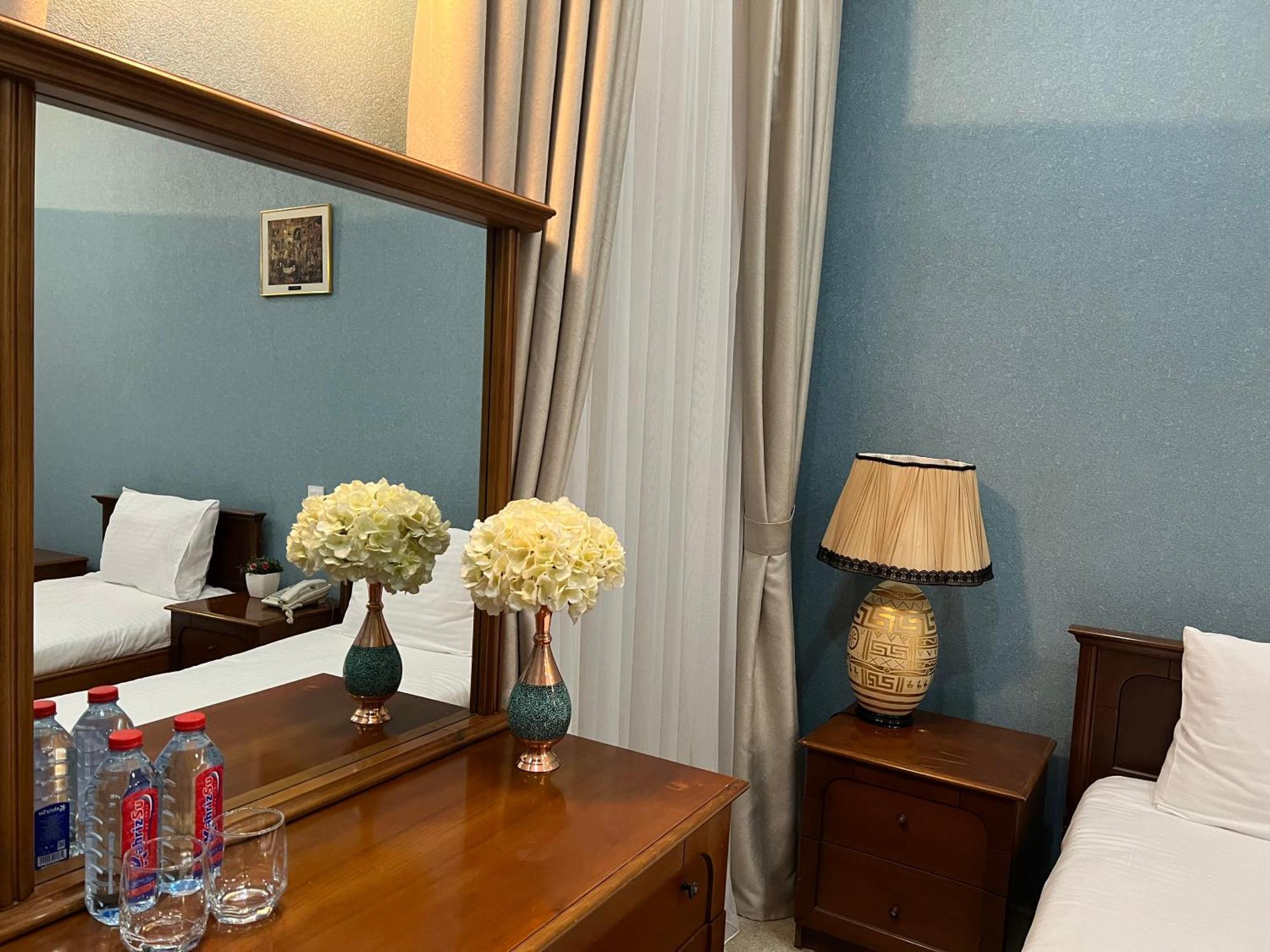 Swan Hotel Баку Екстериор снимка