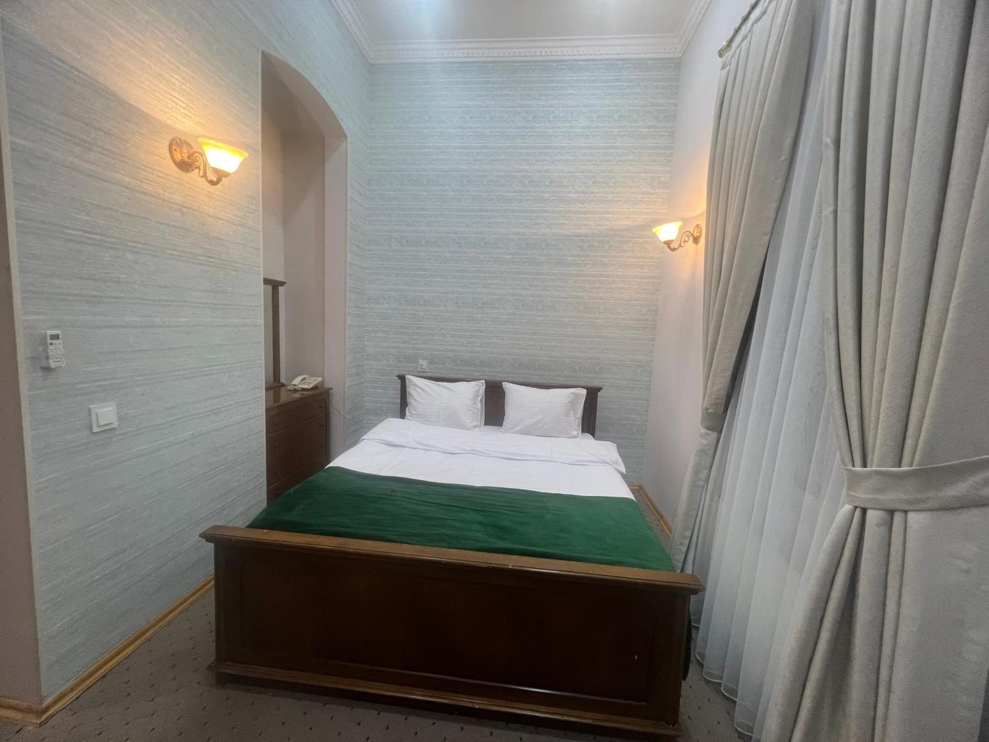 Swan Hotel Баку Екстериор снимка